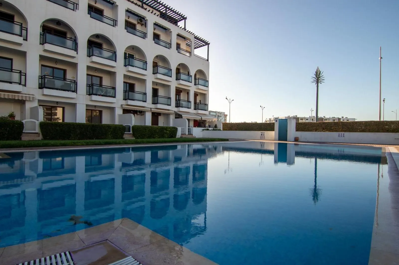 Appartement Prime Apt Near Beach With Pool, Amenities, Activities Deals Agadir