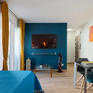 https://centre-2-pas-de-la-vieille-ville-plages.fr-provencehotel.com