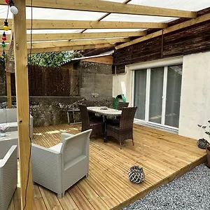 https://apt-la-souste.fr-provencehotel.com